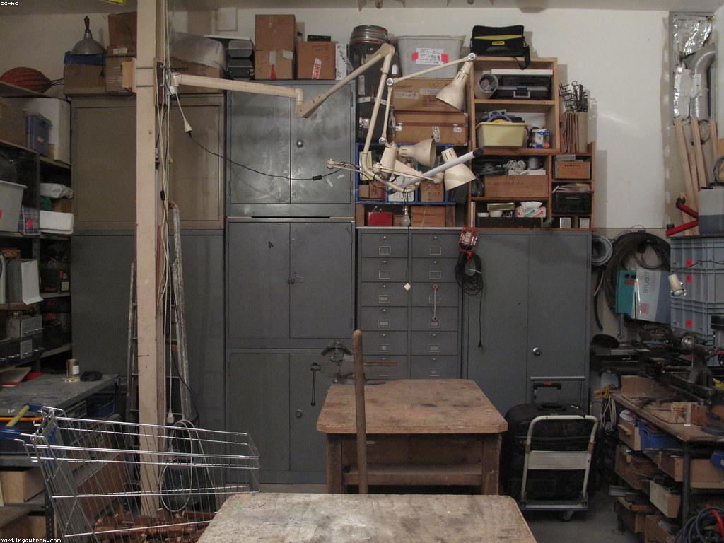 ឧបករណ៍និងសម្ភារៈសម្រាប់ការបង្ហាញច្នៃប្រឌិត