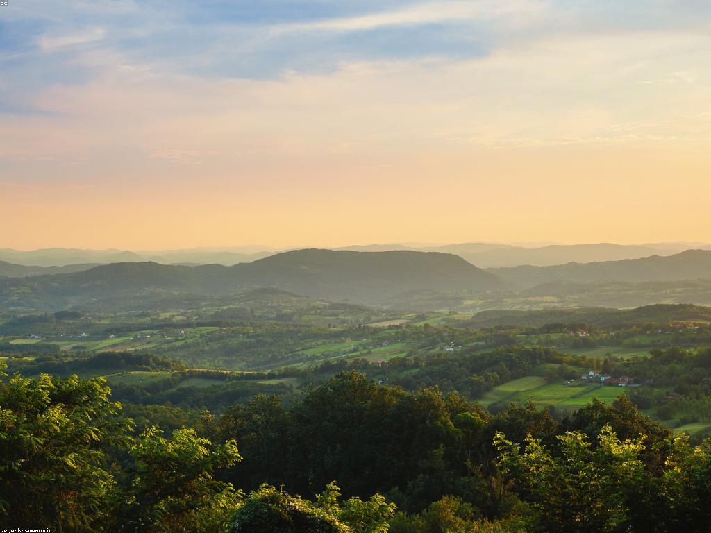 អាកាសធាតុ និងទីតាំង: ការប៉ះពាល់នៃអាកាសធាតុចំពោះលក្ខណៈតំបន់
